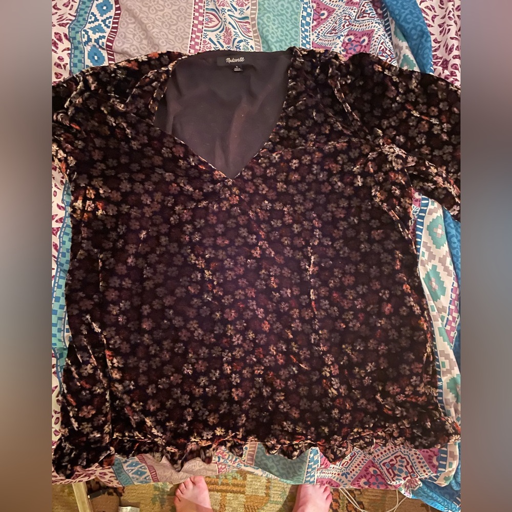 Velvet flower top